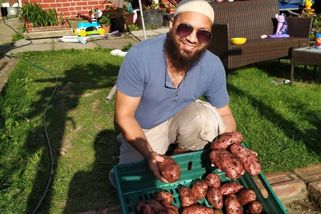 Kandidát Zelené strany uspěl ve volbách v Leedsu. Oslavil to pokřikem Allahu Akbar - Novinky